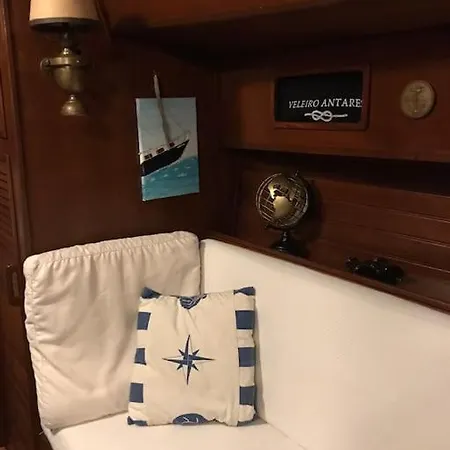 Båthotell Noites Romanticas A Bordo De Um Veleiro De 10m