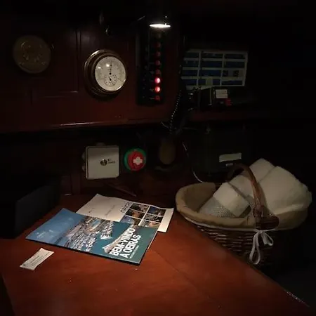 Noites Romanticas A Bordo De Um Veleiro De 10m * Oeiras