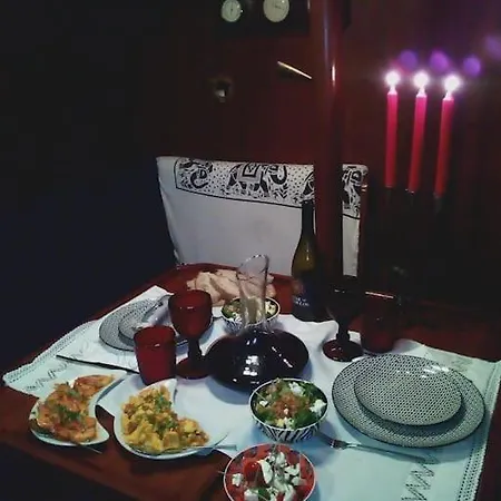 Noites Romanticas A Bordo De Um Veleiro De 10m Båthotell Oeiras